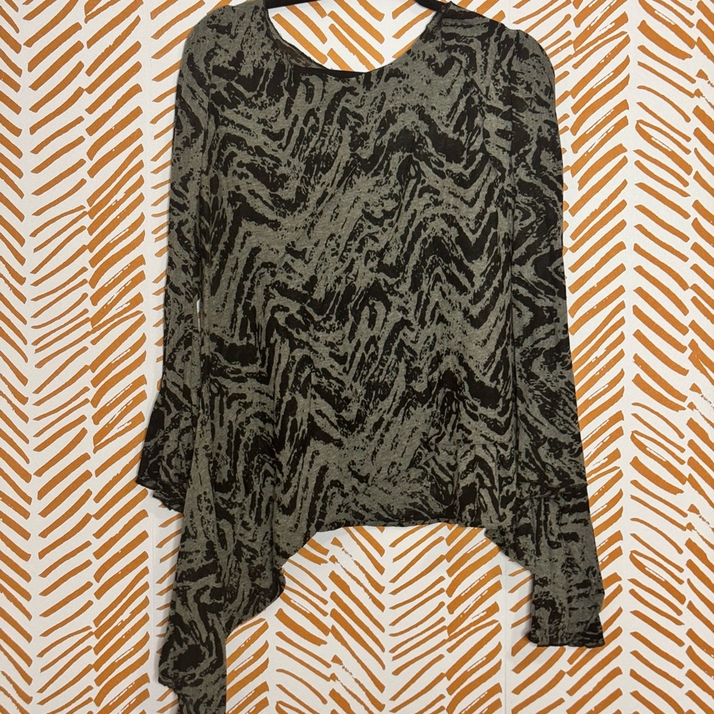 Abstract Patterned Long Sleeve Top